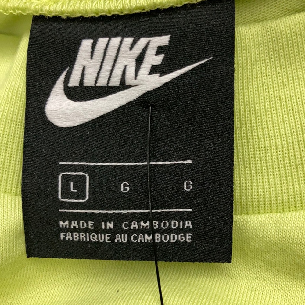 Nike Sportswear Essential Womens Top T-Shirt NWT - Picture 4 of 6